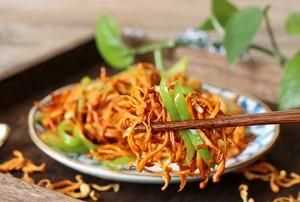 蟲草花可以炒著吃嗎?