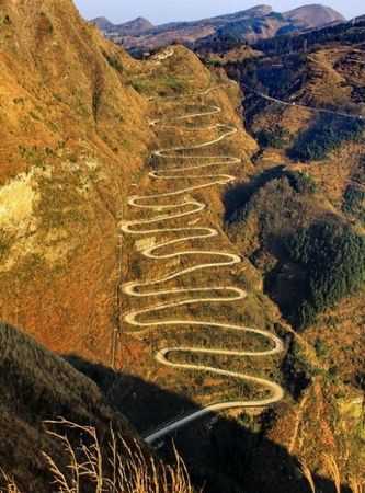 滇緬公路二十四道拐在哪里