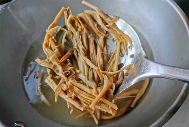 炒包菜絲怎么做好吃，口感極佳的清炒包菜絲怎么做好吃又簡單？圖6