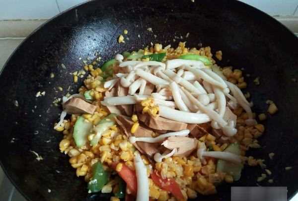 炒玉米怎么炒,玉米怎么炒好吃又簡(jiǎn)單的做法視頻圖9