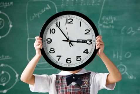 鐘表的時(shí)針相當(dāng)于圓的什么