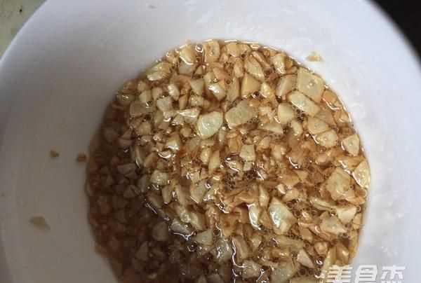 炒肉的時(shí)候有很多泡沫