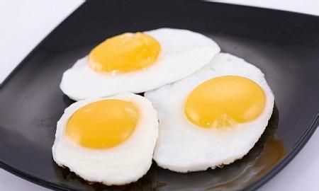 健身者煎雞蛋該放什么油來煎好