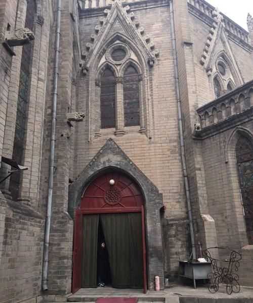 北京西什庫教堂是什么式的教堂