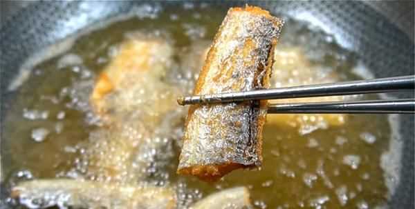 帶魚怎么清蒸沒有腥味,帶魚怎么做好吃又簡單清蒸帶魚圖14