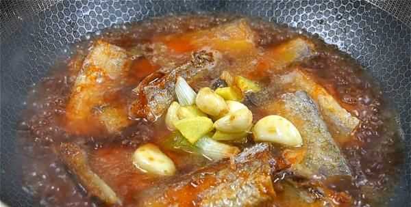 帶魚怎么清蒸沒有腥味,帶魚怎么做好吃又簡單清蒸帶魚圖17