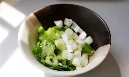 炒涼粉怎么炒好吃,涼粉怎樣炒好吃視頻圖3