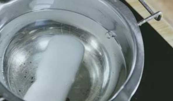 石蠟融化是什么現(xiàn)象,石蠟熔化屬于什么變化?圖1