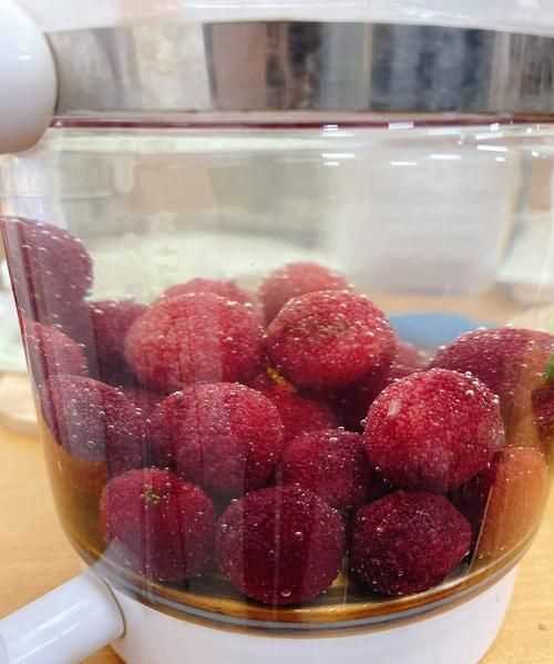 自制楊梅汁能保存多久,楊梅汁在冰箱中密封了三天還能喝嗎