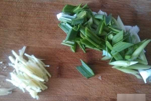 怎么做炒臘肉,炒臘肉的做法圖15