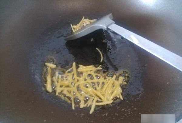 怎么做炒臘肉,炒臘肉的做法圖17