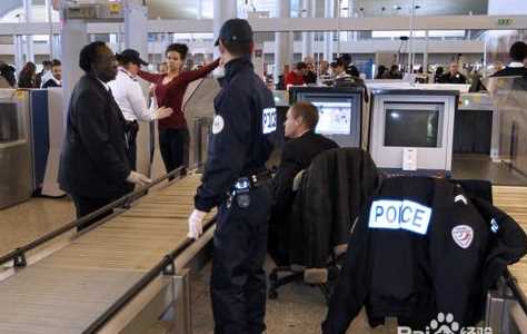 飛機(jī)提前多久到機(jī)場(chǎng)