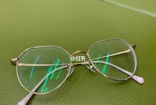 眼鏡框發(fā)霉變綠怎么辦