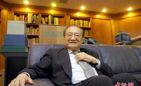 金庸和查良錚是什么關(guān)系