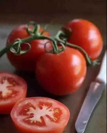 請(qǐng)問(wèn)西紅柿可以放冰箱嗎?