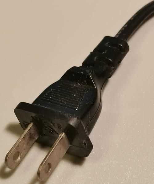 充電插頭很燙會爆炸嗎