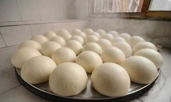 饅頭蒸好后多久開(kāi)鍋才不回縮,饅頭蒸好了后馬上揭開(kāi)還是悶悶圖1