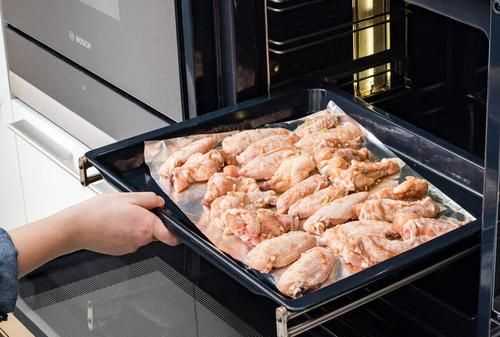 烤箱預熱需要把屑盤放進去嗎