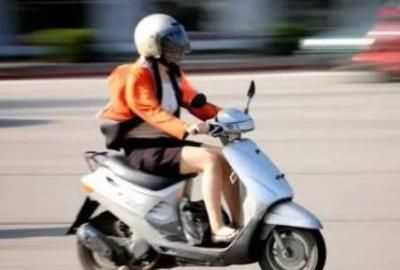 機(jī)車什么意思，如果說有個(gè)人說你很機(jī)車是什么意思??？圖1