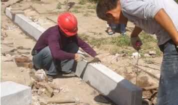 路沿石和路緣石的區(qū)別，路肩石，路邊石，路沿石，路牙石，路側(cè)石，路緣石到底有什么區(qū)別？圖1