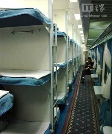 坐火車(chē)的硬鋪鞋子一般放在哪里呢