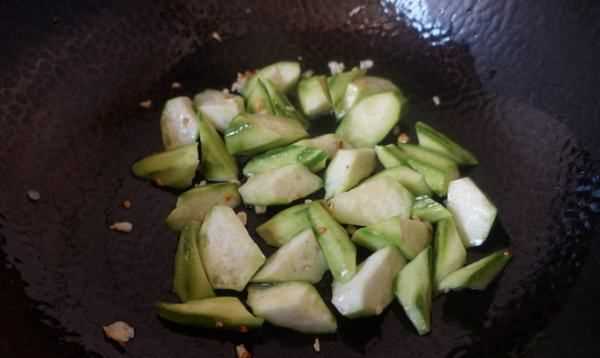 炒絲瓜怎么炒好吃,怎么炒絲瓜好吃又簡單竅門圖3