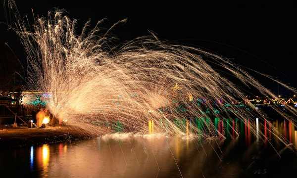 徒手斷鐵水原理,打鐵花的化學原理是什么圖4