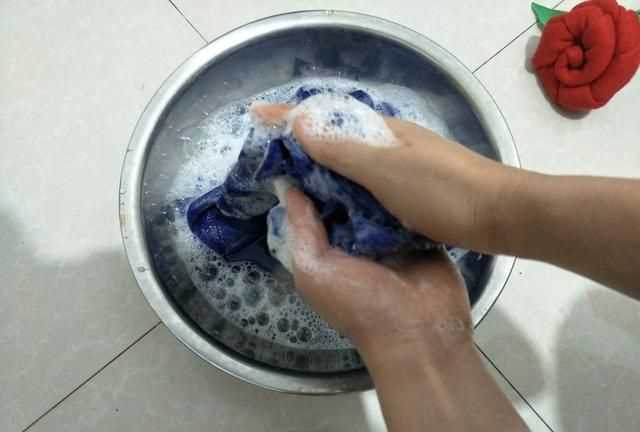 真絲衣服怎么洗滌和保養(yǎng)方法說明