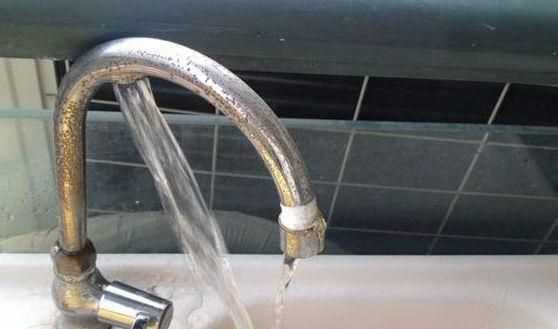家里的水龍頭凍住了怎么辦