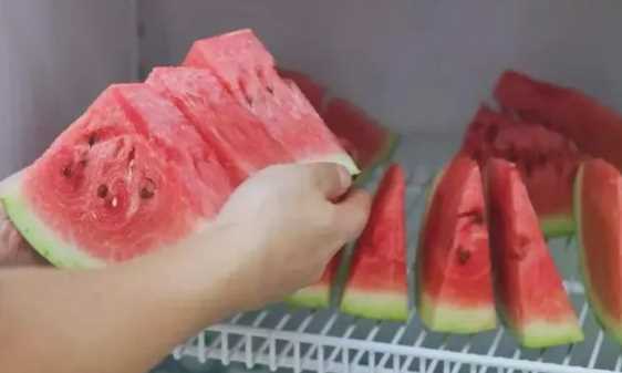 西瓜存放時(shí)間是多長(zhǎng),西瓜能放多久,沒打開的圖3