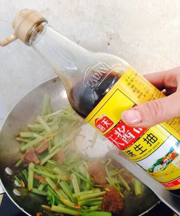 西芹炒多久才算熟,西芹煮多長(zhǎng)時(shí)間能熟圖10