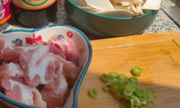 雞腿菇怎么做好吃,杏鮑菇怎么炒好吃又簡單的做法圖1