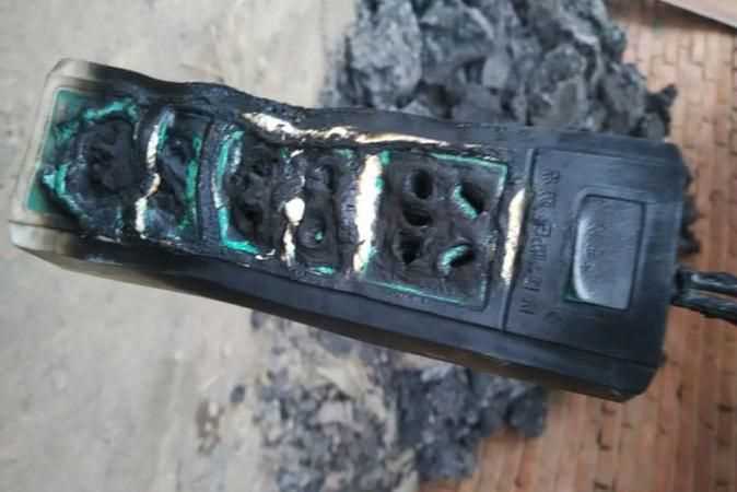 插座冒火并燃燒起來(lái)應(yīng)該如何處理