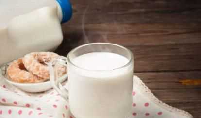 純牛奶冰了后有凝塊，是什么原因，壞掉了嗎