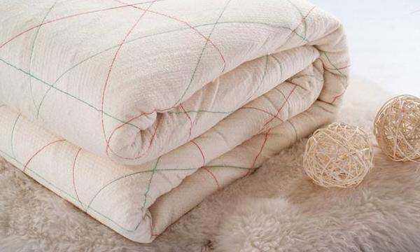 被子太大了怎么洗干凈,很厚的棉被一般需要清洗多久圖1