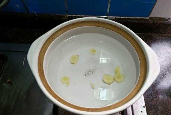 魚(yú)頭豆腐湯的做法,魚(yú)頭豆腐湯的做法家常做法圖6