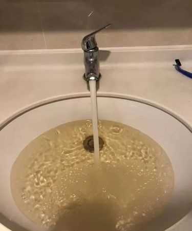 自來水發(fā)黃是怎么回事