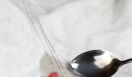 衣服上有血跡怎么洗掉,衣服血跡如何洗掉小妙招視頻圖1