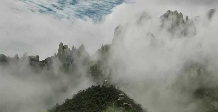 忽聞海上有仙山,山在虛無縹緲間修辭