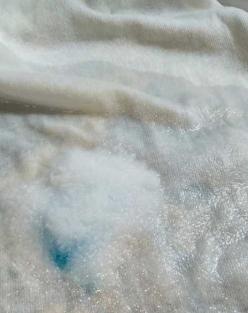 衣服上的水晶泥干了怎么去除,衣服上的水晶泥干了怎么去除小竅門圖9