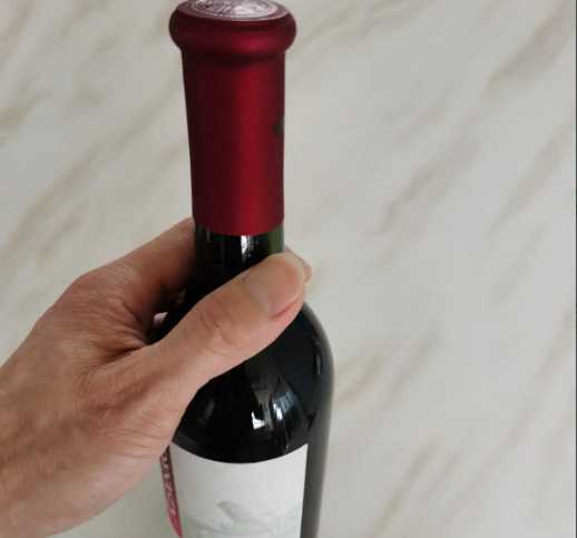 開紅酒的正確方法,紅酒怎么開瓶塞圖6