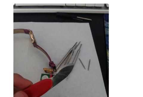 手表怎么換電池，4個鍵的電子手表怎么換電池？圖5