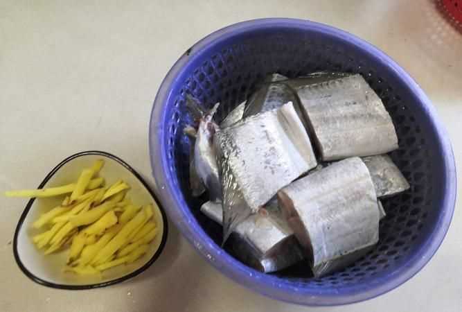 帶魚白色部分變黃是什么原因