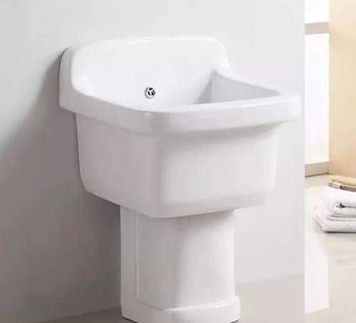 沒(méi)裝拖把池,臟水倒哪里