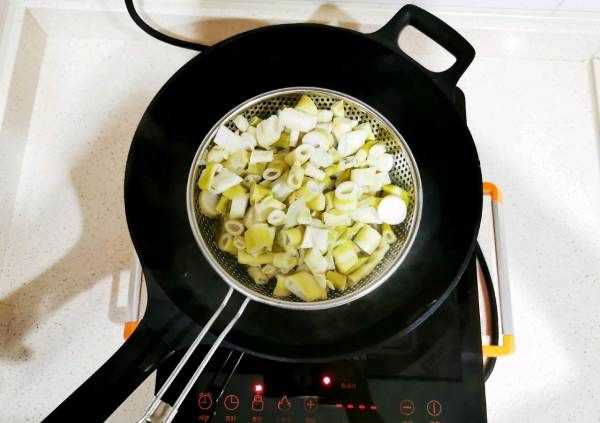 怎么炒辣椒好吃,先炒辣椒辣還是后炒辣椒辣圖8