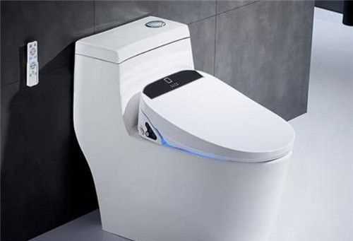智能馬桶淋浴時(shí)能濺到水嗎