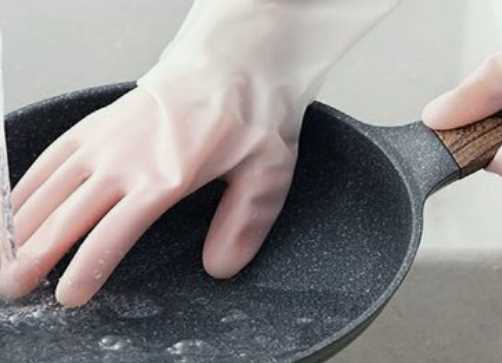 pvc手套洗碗有毒,帶著塑膠手套做飯有毒嗎圖3