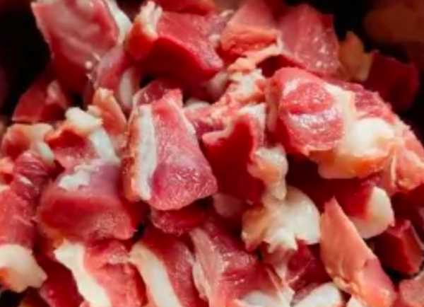 空氣炸鍋怎么烤羊肉,用空氣炸鍋烤羊肉串需要多長時(shí)間多少溫度圖2