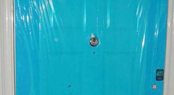 門上薄膜太久了怎么撕,門上的塑料膜時(shí)間久了怎么去除?圖1