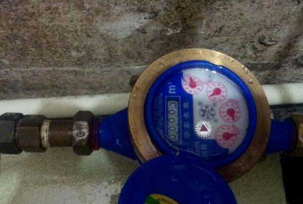 冬天水表凍了可以用開(kāi)水燙,水表怕熱水燙嗎圖4